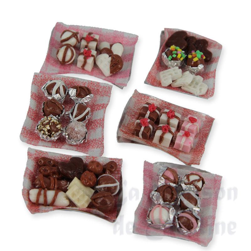Plateau avec chocolats (assortis), Miniatures