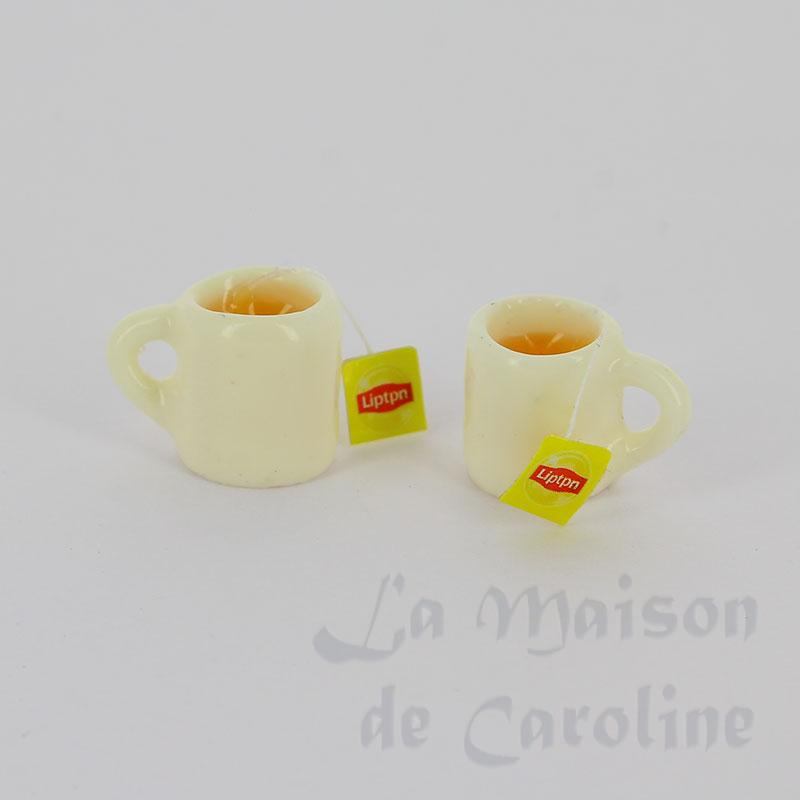 2 tasses de thé avec sachet, Miniatures