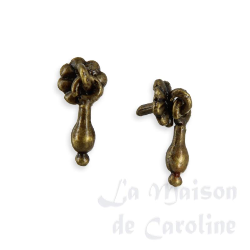 2 poignees de tiroir antiques pour maisons de poupées 1/12