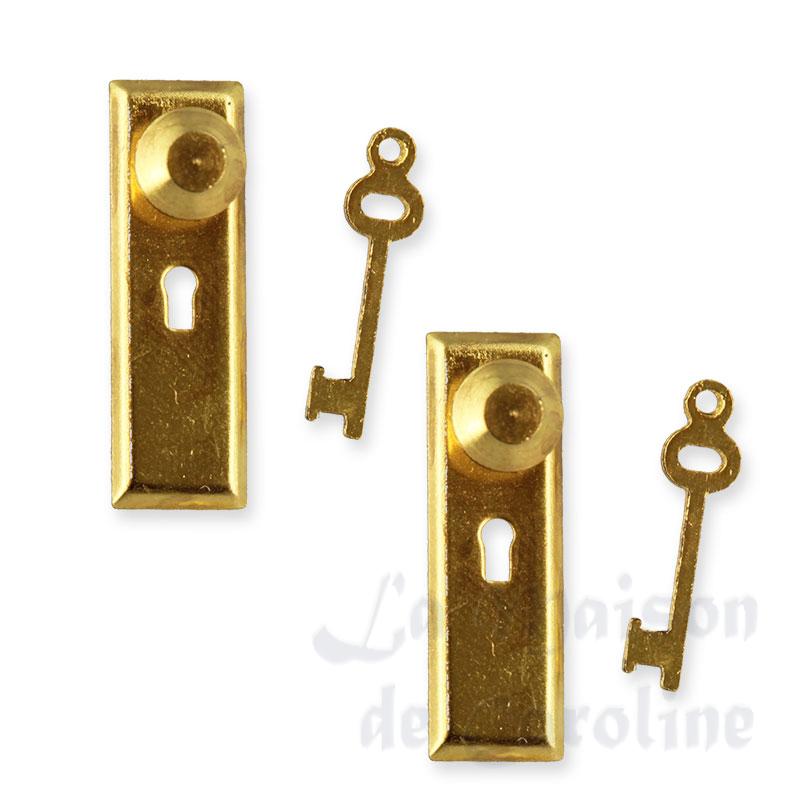 2 Plaques de porte avec bouton et clés pour maisons de poupées 1/12 2 Plaques de porte avec bouton et clés pour maisons de poupées 1/12