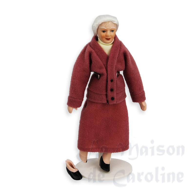 Grand-mere porcelaine tailleur bordeaux PIED HS pour maisons de poupées 1/12 Grand-mere porcelaine tailleur bordeaux PIED HS pour maisons de poupées 1/12