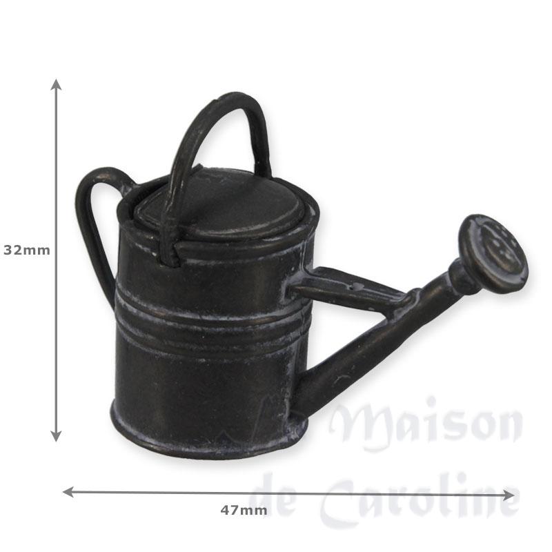 Arrosoir en métal vieilli miniature 1/12