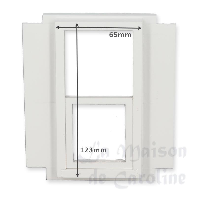 Fenêtre avec volets blanche pour maisons de poupées 1/12 photo 3 Fenêtre avec volets blanche pour maisons de poupées 1/12 photo 3