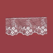 Rideau tulle brodé blanc pour maisons de poupées 1/12