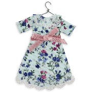 robe de fillette à fleurs violettes avec noeud rose sur cintre miniature 1/12