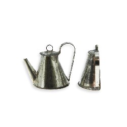 Demi-sujet: cafetière fer blanc miniature 1/12