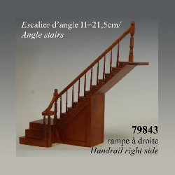 Escalier d'angle merisier,rampe à droite