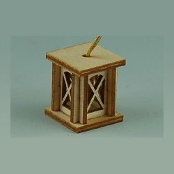 Petite lanterne en bois carrée (croix)